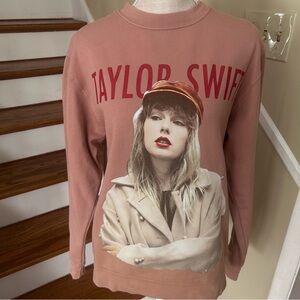 Taylor Swift Red Taylor’s Version Crewneck Sweatshirt Pink L graphic Concert